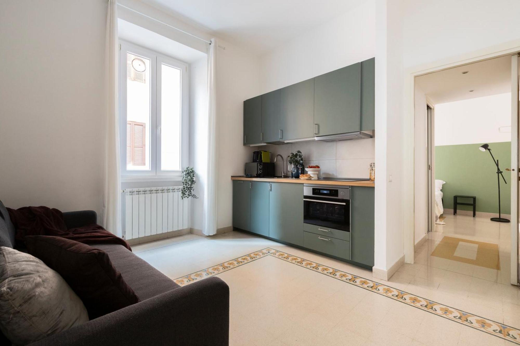 Appartement The Rent - Sunny Three-bedroom Near Ottaviano Metro Stop