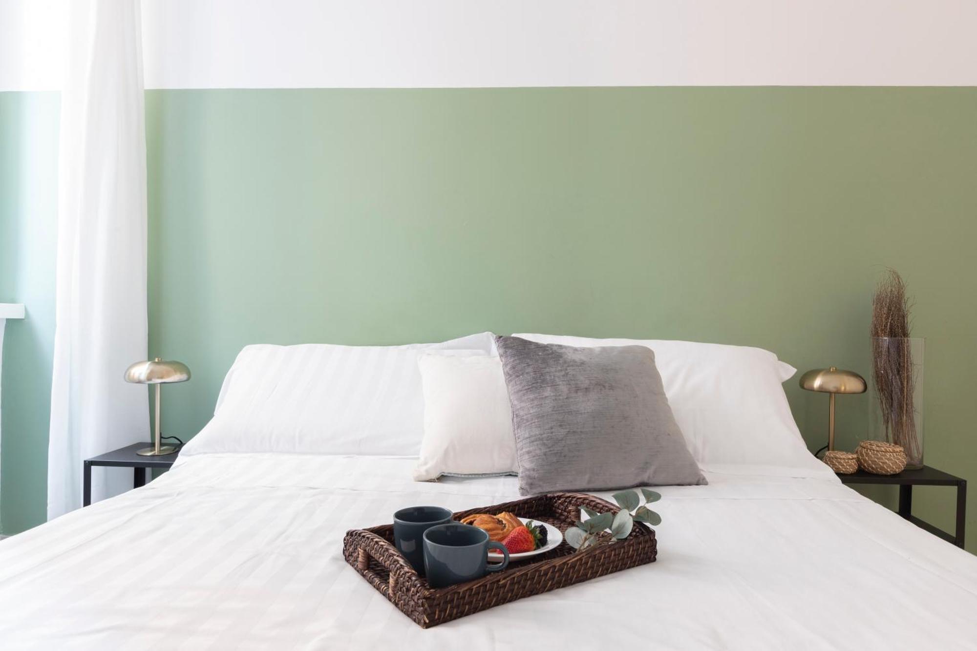 The Rent - Sunny Three-bedroom Near Ottaviano Metro Stop Appartement *